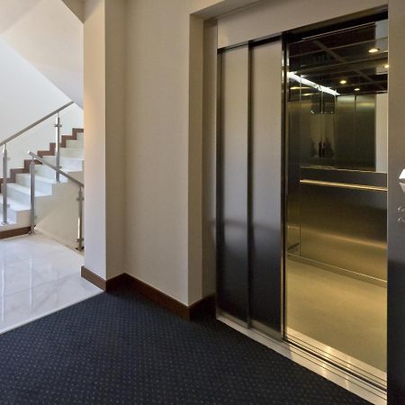 Hotel Capitol بيالا بودلاسكا المظهر الخارجي الصورة