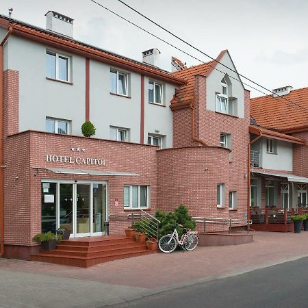 Hotel Capitol بيالا بودلاسكا المظهر الخارجي الصورة