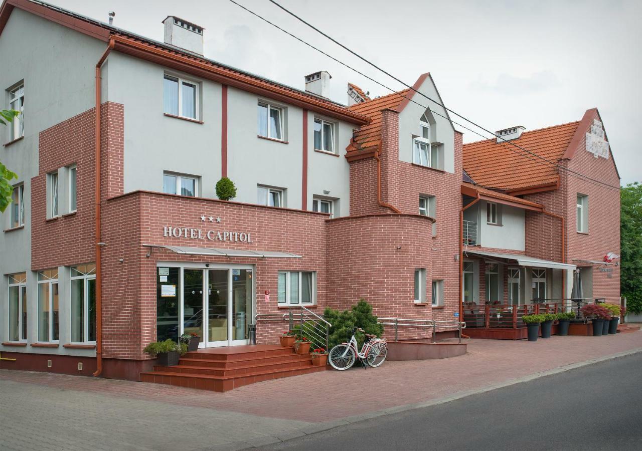 Hotel Capitol بيالا بودلاسكا المظهر الخارجي الصورة